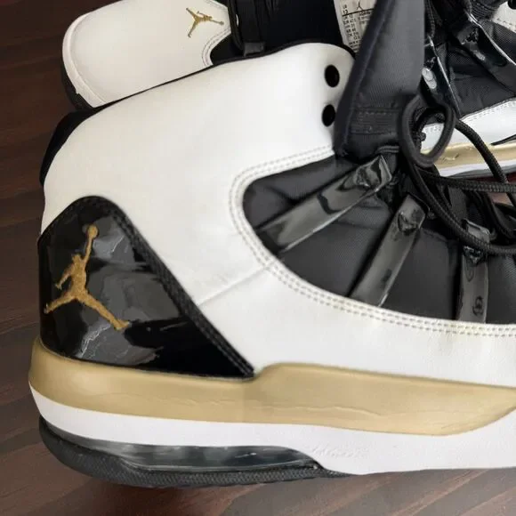 Size 13 - Nike Air Jordan Max Aura White Black Gold AQ9084-107 Men's Shoes - Picture 9 of 11